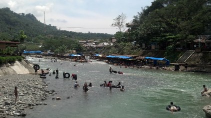 The friendly riverside town of Bukit Lawang.